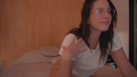 Snapshot of onelittlemermaid chatting on 12-11-24, 08:07 Ariel online show from 12-11-24, 08:07