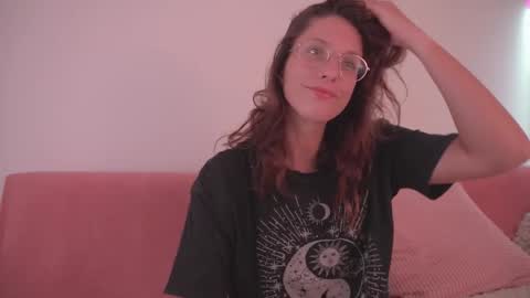 Snapshot of onelittlemermaid chatting on 09-10-25, 09:15 Ariel online show from 09-10-25, 09:15