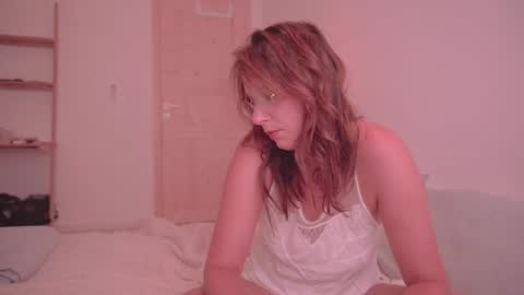 Snapshot of onelittlemermaid chatting on 10-10-25, 09:25 Ariel online show from 10-10-25, 09:25