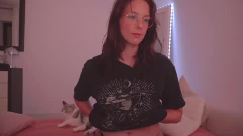 Ariel online show from 04-15-26, 09:48