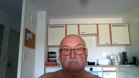 Snapshot of onemoretimebis chatting on 06-25-26, 07:02 Onemoretimebis online show from 06-25-26, 07:02