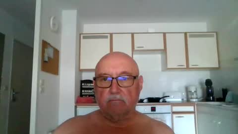 Snapshot of onemoretimebis chatting on 06-27-26, 12:22 Onemoretimebis online show from 06-27-26, 12:22