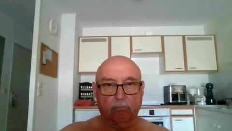 Snapshot of onemoretimebis chatting on 07-19-26, 11:36 Onemoretimebis online show from 07-19-26, 11:36