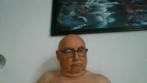Snapshot of onemoretimebis chatting on 07-21-26, 09:00 Onemoretimebis online show from 07-21-26, 09:00