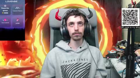 Snapshot of oni_hoshi chatting on 02-28-25, 09:12 Oni hoshi online show from 02-28-25, 09:12