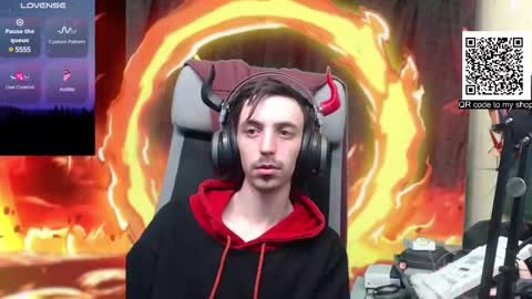 Snapshot of oni_hoshi chatting on 03-08-25, 07:42 Oni hoshi online show from 03-08-25, 07:42