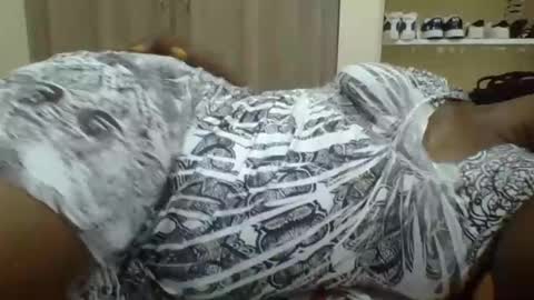 Snapshot of onlinebestie chatting on 12-02-24, 10:56 Ella online show from 12-02-24, 10:56
