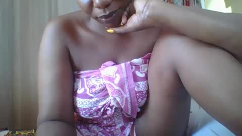 Snapshot of onlinebestie chatting on 12-13-24, 11:23 Ella online show from 12-13-24, 11:23