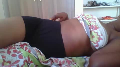 Snapshot of onlinebestie chatting on 12-14-24, 12:33 Ella online show from 12-14-24, 12:33