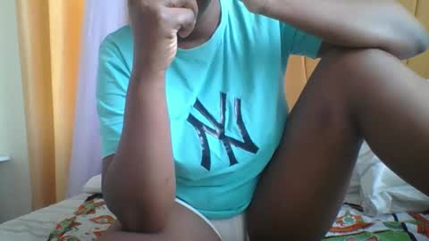 Snapshot of onlinebestie chatting on 01-24-25, 06:03 Ella online show from 01-24-25, 06:03