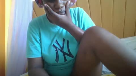 Snapshot of onlinebestie chatting on 01-25-25, 05:51 Ella online show from 01-25-25, 05:51