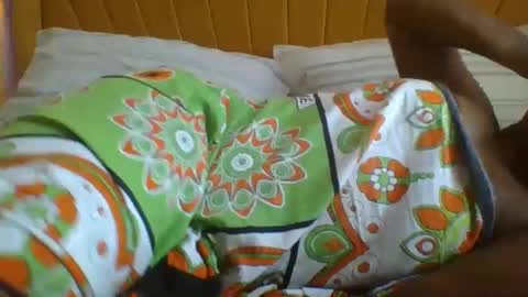 Snapshot of onlinebestie chatting on 01-26-25, 11:17 Ella online show from 01-26-25, 11:17