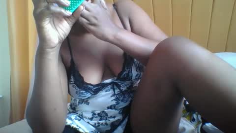 Snapshot of onlinebestie chatting on 02-05-25, 06:35 Ella online show from 02-05-25, 06:35