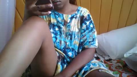 Snapshot of onlinebestie chatting on 02-24-25, 06:38 Ella online show from 02-24-25, 06:38