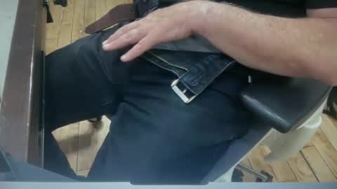 onlocationnyc online show from 10-01-25, 12:49