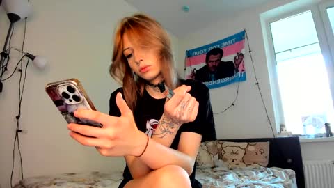 Iva online show from 05-20-26, 03:51