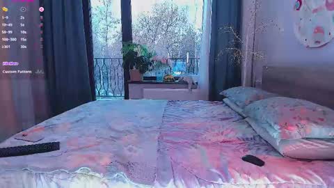 Amelia online show from 11-09-25, 11:19