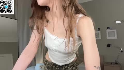 Snapshot of onlykitty_chillhere chatting on 12-17-25, 05:35 BARBARA online show from 12-17-25, 05:35