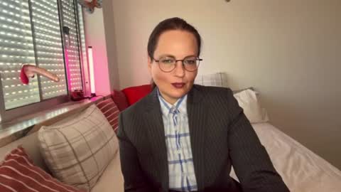Snapshot of onlylike chatting on 06-19-26, 03:05 The cutest model on this site online show from 06-19-26, 03:05