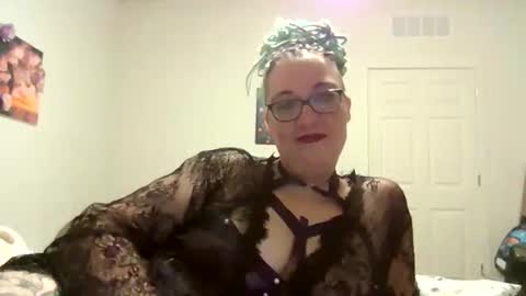 Snapshot of onlylovedinthedark chatting on 10-27-25, 12:47 onlylovedinthedark online show from 10-27-25, 12:47