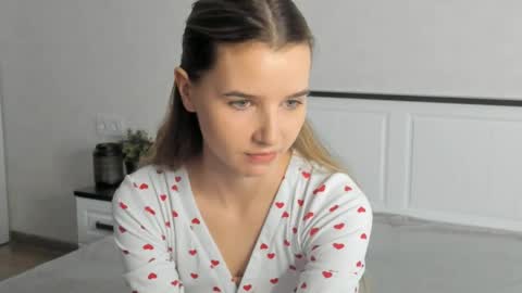 Snapshot of onyxvespera chatting on 05-28-26, 08:00 onyxvespera online show from 05-28-26, 08:00