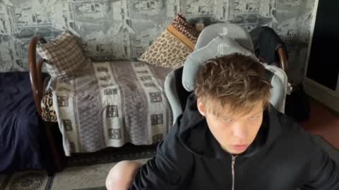 Snapshot of oofcblesssexx chatting on 12-13-24, 09:02 bless god online show from 12-13-24, 09:02