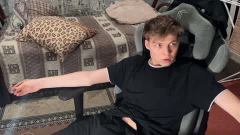 Snapshot of oofcblesssexx chatting on 12-27-24, 01:53 bless god online show from 12-27-24, 01:53