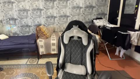 Snapshot of oofcblesssexx chatting on 12-28-24, 11:30 bless god online show from 12-28-24, 11:30