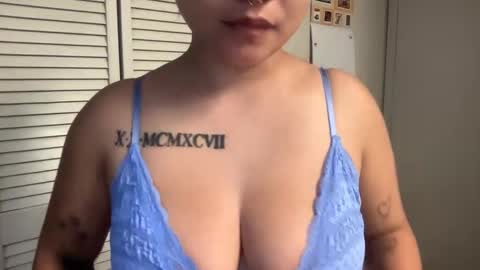 Snapshot of oohhellothere chatting on 09-21-25, 06:15 Miss Girly online show from 09-21-25, 06:15