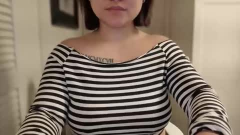 Miss Girly online show from 02-26-26, 11:20