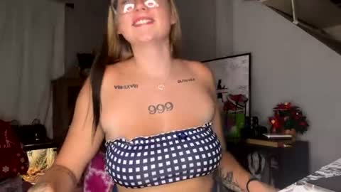 oohlarae22 online show from 07-14-26, 02:05