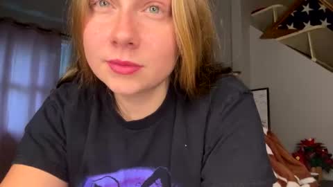 oohlarae22 online show from 07-23-26, 11:19