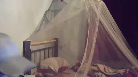 oomaurooo online show from 12-17-25, 07:36