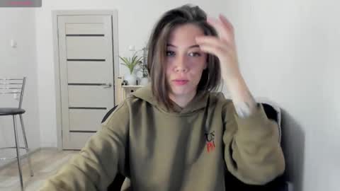 Britney online show from 09-11-25, 06:19