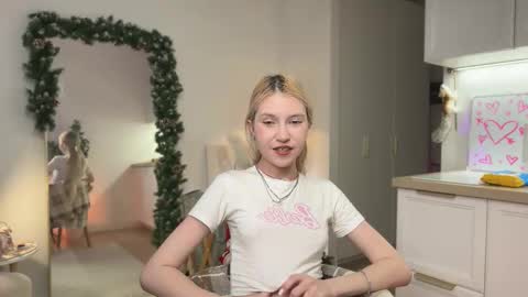 Snapshot of oops_my_english chatting on 01-05-26, 07:17 Nancy online show from 01-05-26, 07:17