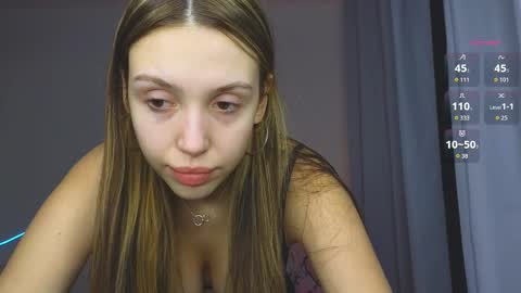 Snapshot of oopsiekitten chatting on 10-10-25, 04:39 Alice online show from 10-10-25, 04:39