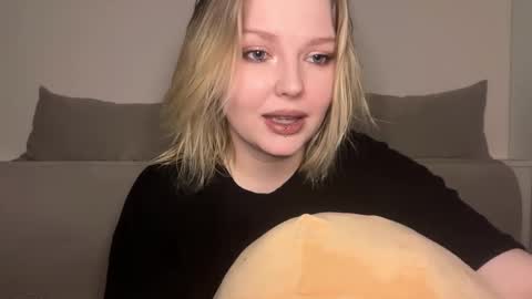 Ophelia online show from 03-20-26, 12:37