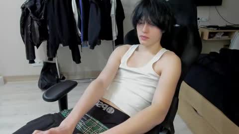 Bella and John online show from 02-19-26, 07:32