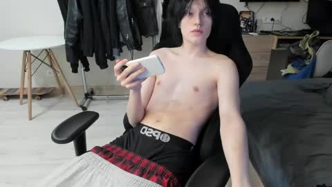 Bella and John online show from 03-29-26, 08:53