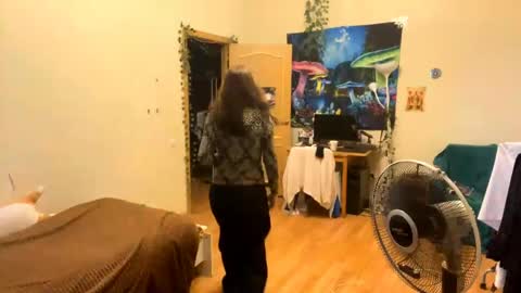 Leslie online show from 06-07-26, 01:59
