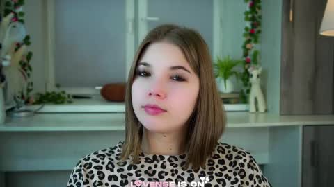 Jenny online show from 12-23-25, 01:14