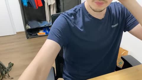 Snapshot of orders19 chatting on 11-13-25, 07:35 Woody online show from 11-13-25, 07:35