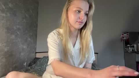 Snapshot of orethaespey chatting on 07-24-26, 04:27 Ariel online show from 07-24-26, 04:27