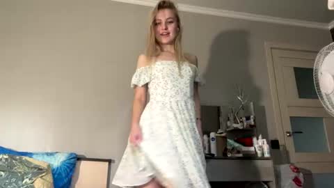 Snapshot of orethaespey chatting on 07-28-26, 03:43 Ariel online show from 07-28-26, 03:43
