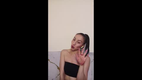 oriana_111 online show from 06-14-26, 01:58