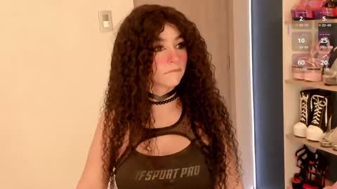 Snapshot of orianna_reed chatting on 05-27-26, 01:24 oriana online show from 05-27-26, 01:24