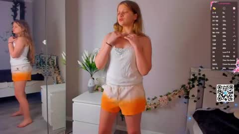 Snapshot of orivienne chatting on 05-10-26, 03:06 Dolores online show from 05-10-26, 03:06