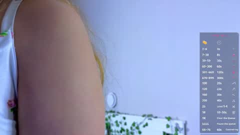 Snapshot of orivienne chatting on 06-11-26, 03:32 Dolores online show from 06-11-26, 03:32