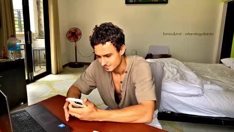 Snapshot of orlando__bloom chatting on 02-03-26, 06:51 Fansly and Instagram - online show from 02-03-26, 06:51
