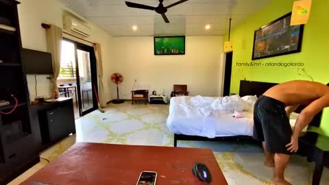 Snapshot of orlando__bloom chatting on 02-05-26, 07:57 Fansly and Instagram - online show from 02-05-26, 07:57